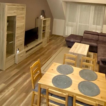 Barand Apartman Еґер Екстер'єр фото
