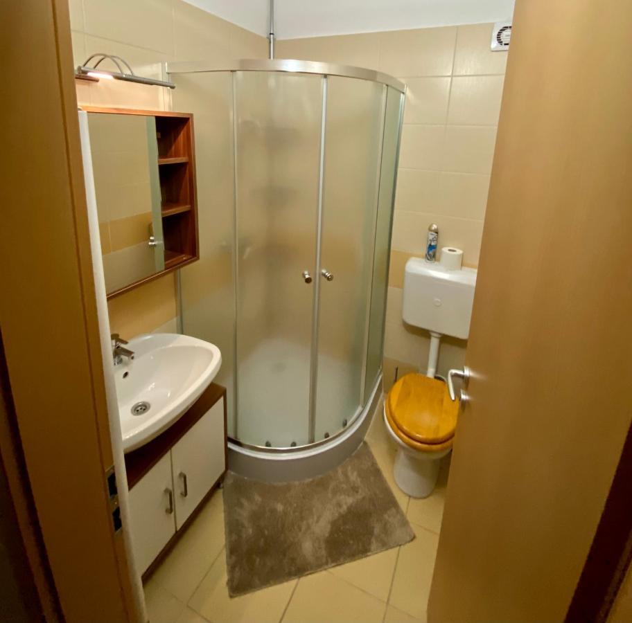 Barand Apartman Еґер Екстер'єр фото