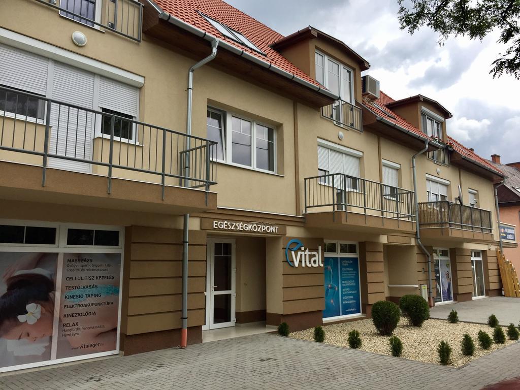 Barand Apartman Еґер Екстер'єр фото